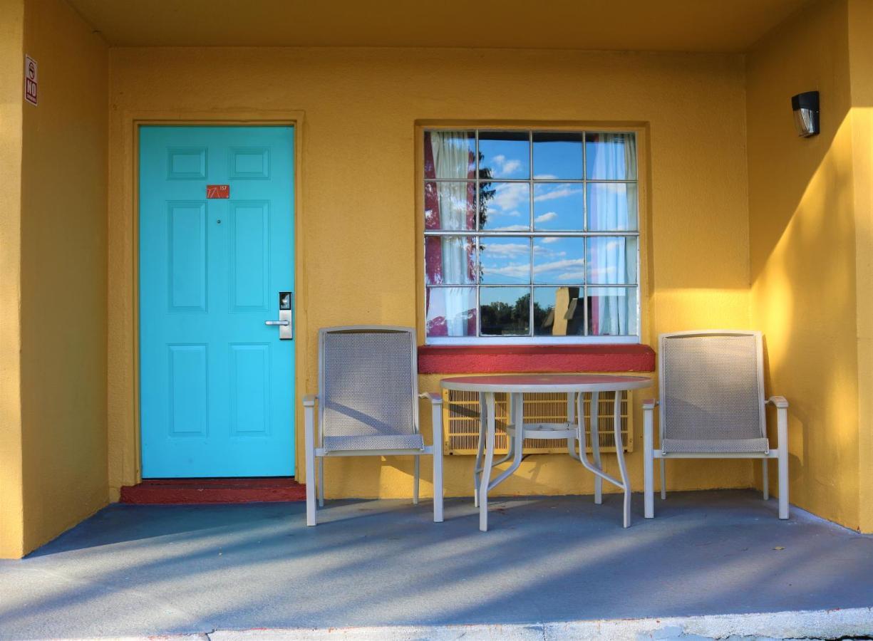 Howard Johnson By Wyndham Lake Front Park Kissimmee Eksteriør billede