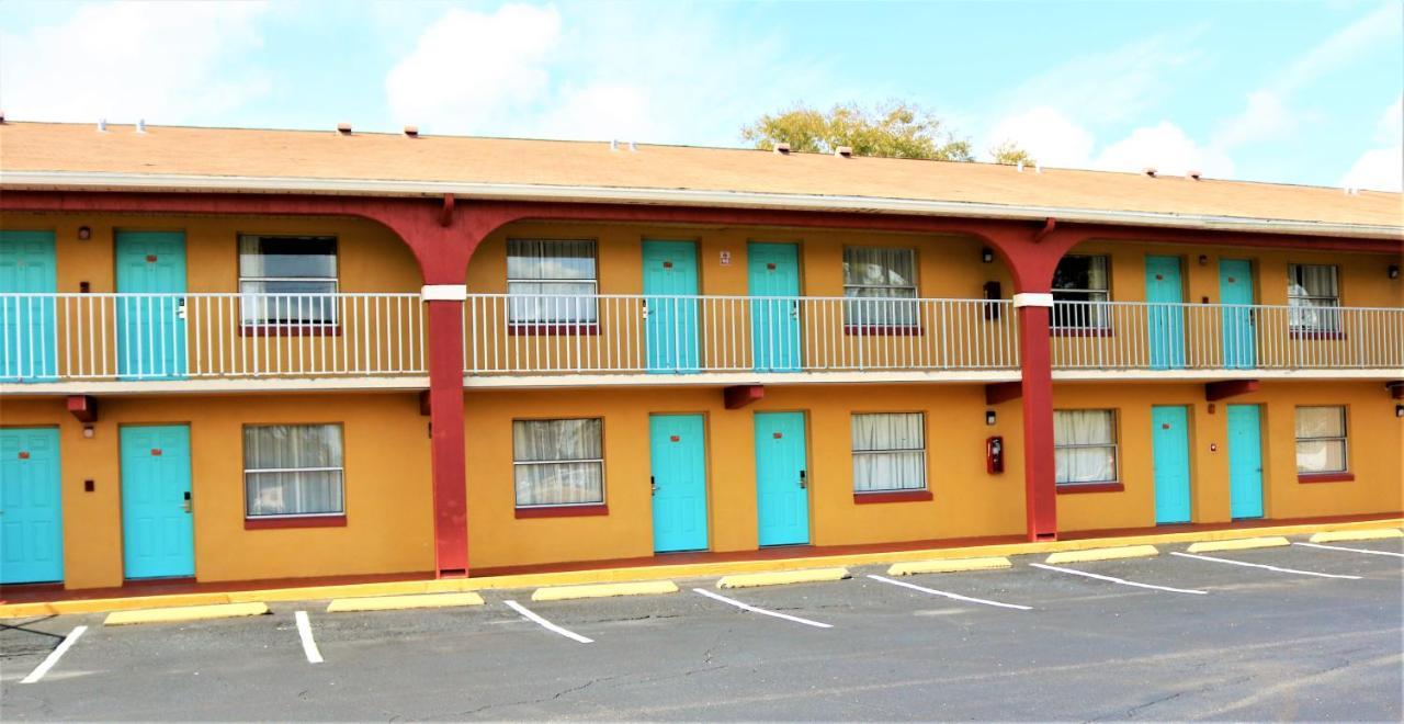 Howard Johnson By Wyndham Lake Front Park Kissimmee Eksteriør billede