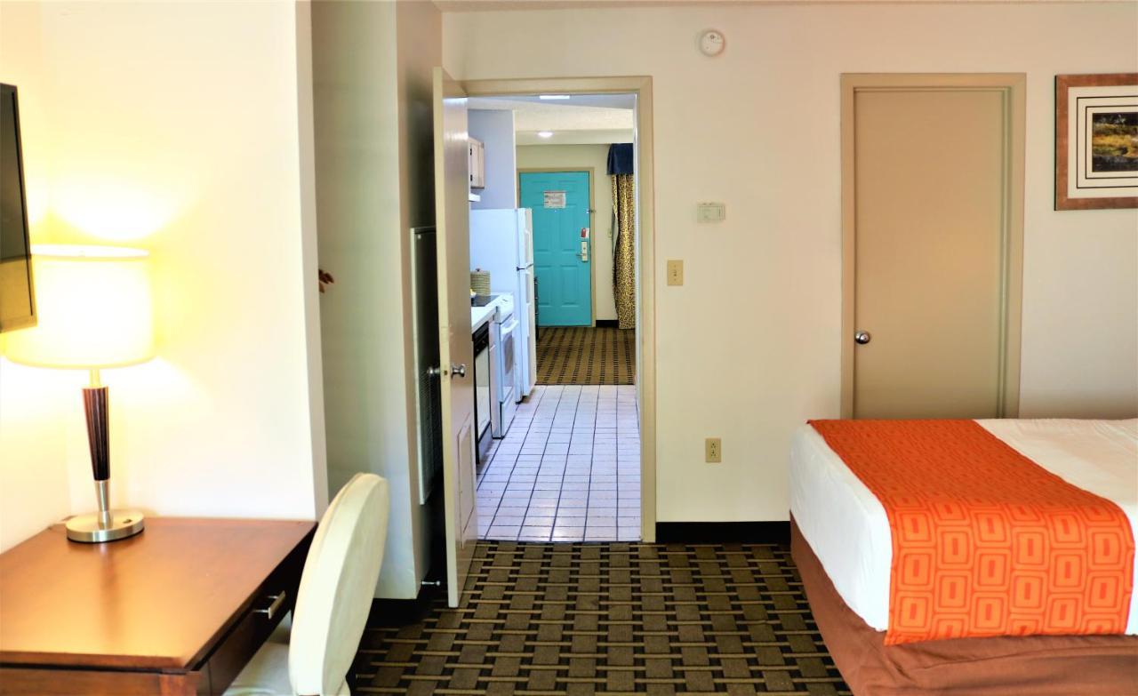 Howard Johnson By Wyndham Lake Front Park Kissimmee Eksteriør billede
