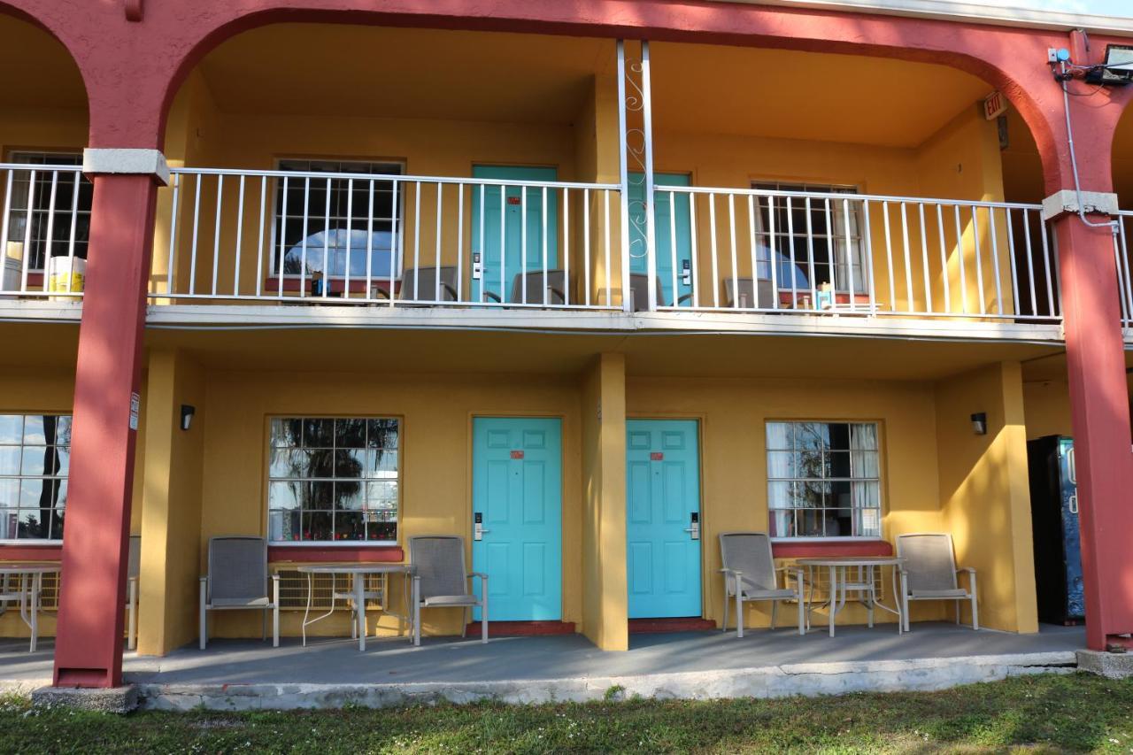 Howard Johnson By Wyndham Lake Front Park Kissimmee Eksteriør billede