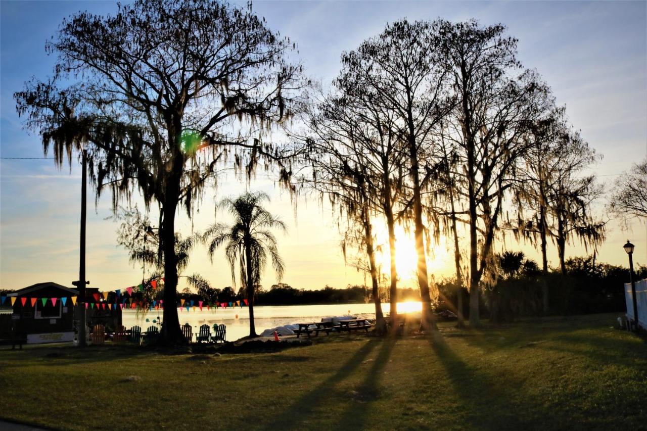 Howard Johnson By Wyndham Lake Front Park Kissimmee Eksteriør billede