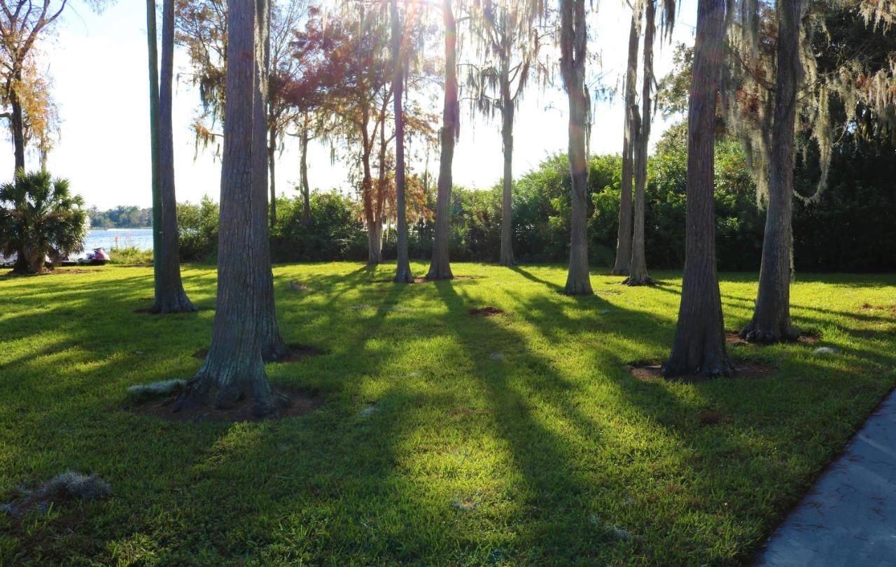 Howard Johnson By Wyndham Lake Front Park Kissimmee Eksteriør billede