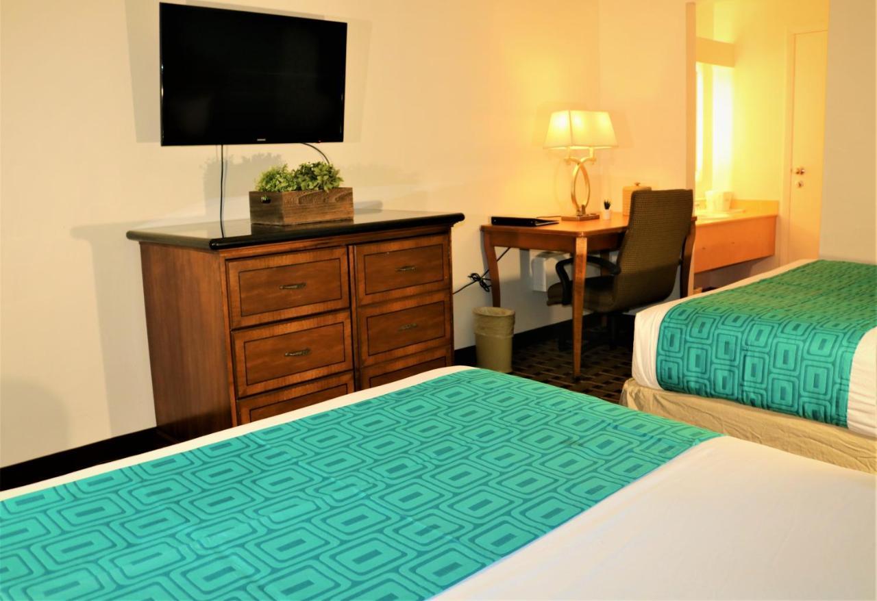 Howard Johnson By Wyndham Lake Front Park Kissimmee Eksteriør billede