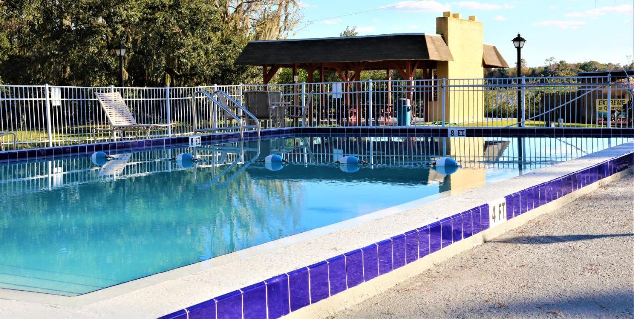 Howard Johnson By Wyndham Lake Front Park Kissimmee Eksteriør billede