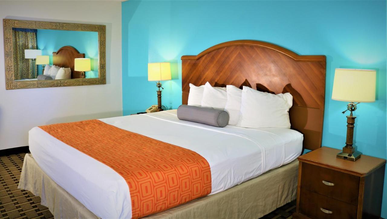 Howard Johnson By Wyndham Lake Front Park Kissimmee Eksteriør billede