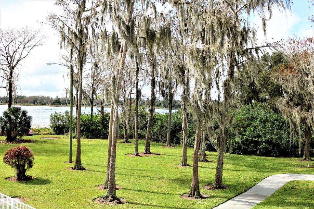 Howard Johnson By Wyndham Lake Front Park Kissimmee Eksteriør billede